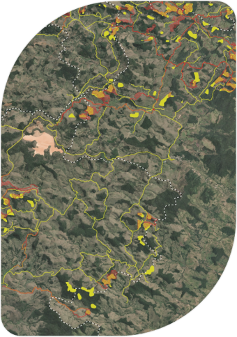Geointeligência Ambiental
Aplicamos ferramentas de geotecnologia (sensoriamento remoto, SIG e drones) para análise ambiental, mapeamento temático, monitoramento territorial e suporte à tomada de decisão. Transformamos dados espaciais em inteligência estratégica para gestão ambiental eficaz.